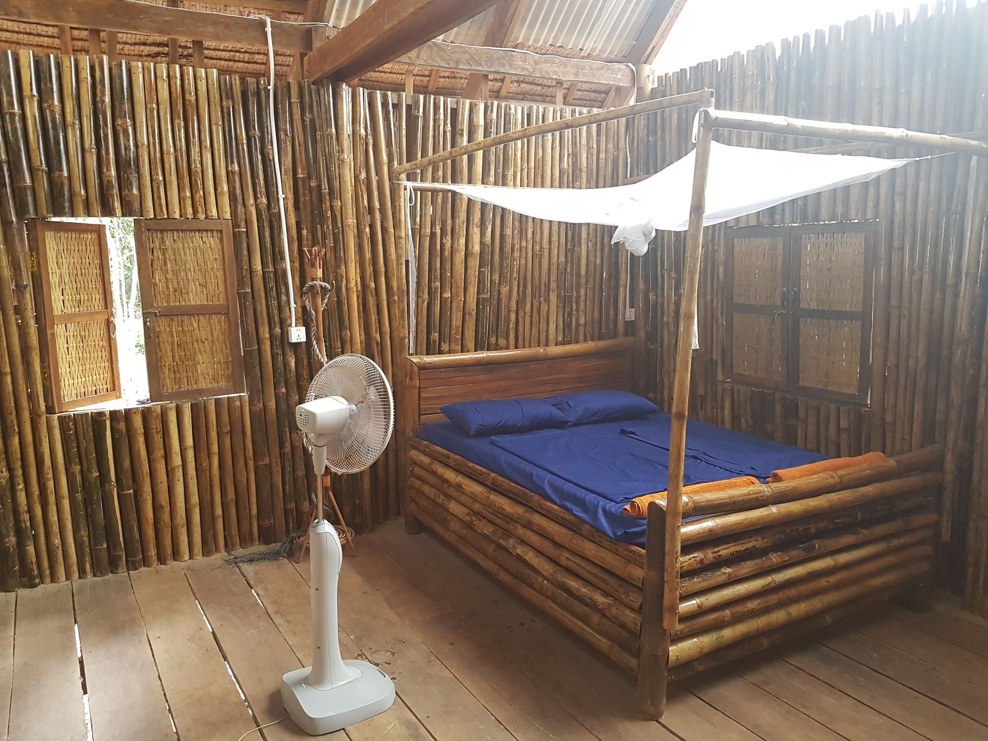 Driftwood Hostel And Bungalows Koh Rong Sanloem Exterior foto
